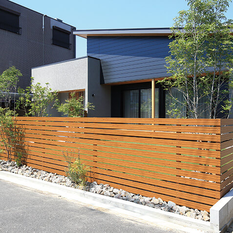 美しい木目柄と立体感が特長のエバーアートウッド こだわり板。エバーアートウッドなら木目柄の美しさが長く保てます