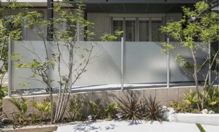 強化ガラスフェンス ビュースルーフェンス